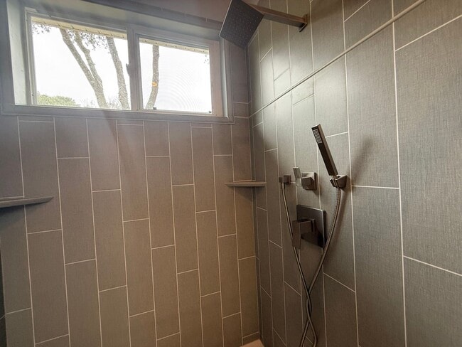 Building Photo - Beautiful 3 Bedroom 2 Bath Halifax Plantation Home AVAILABLE IMMEDIATELY!!!