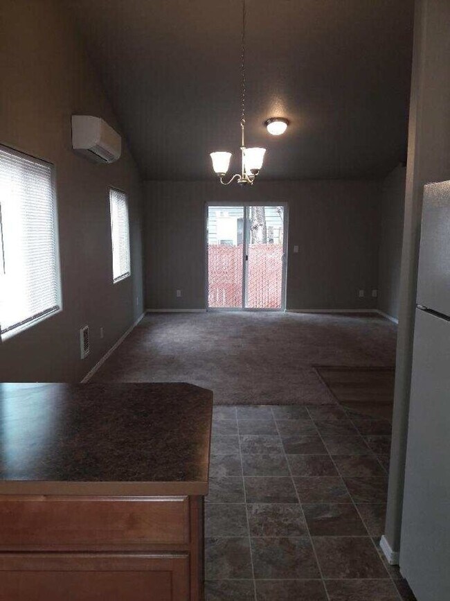 Building Photo - UPDATED Single Family Home!