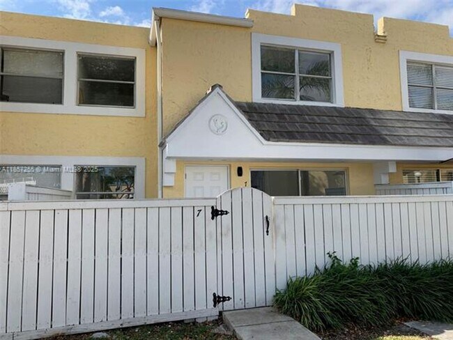Building Photo - 6825 SW 45th Ln
