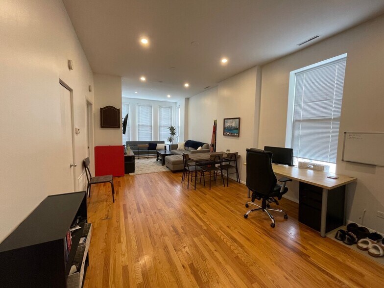 Building Photo - 1777 N Clybourn Ave