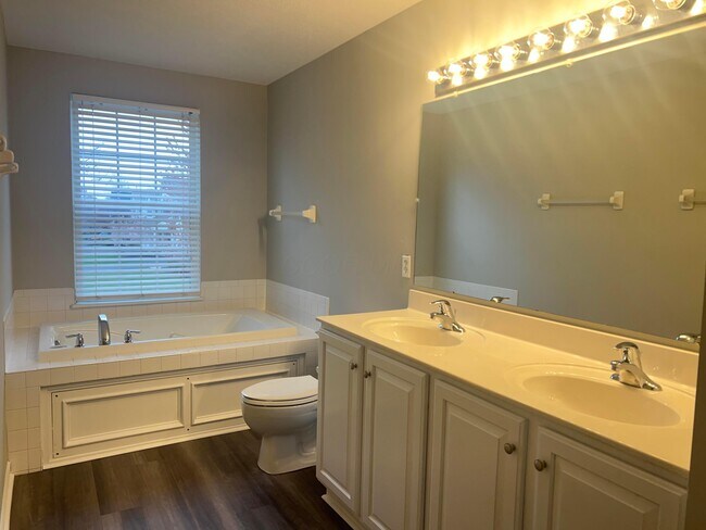 Building Photo - 4238 Greensbury Dr