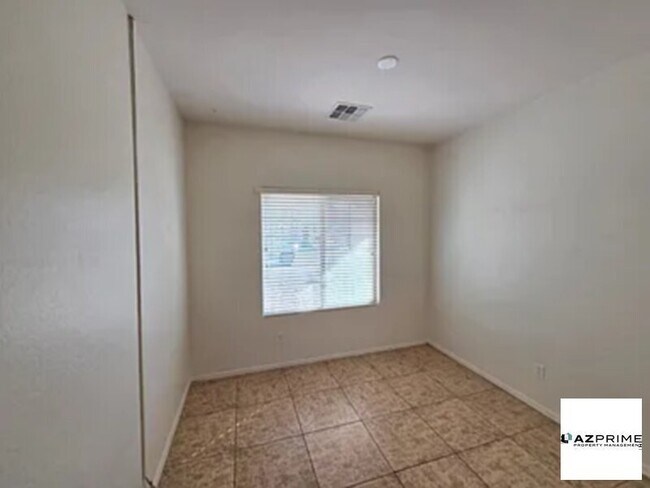 Building Photo - Bright &amp; Cozy Family Home for Rent in ...