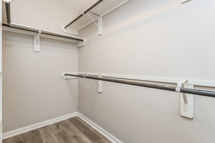 Building Photo - 15010 Cave Creek Ct