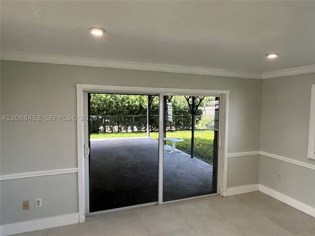 Building Photo - 5372 W 4th Ln
