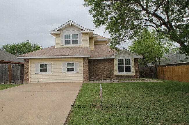 Building Photo - Two Story Willowsprings Home