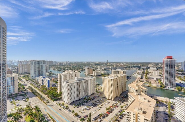 Building Photo - 1800 S Ocean Dr