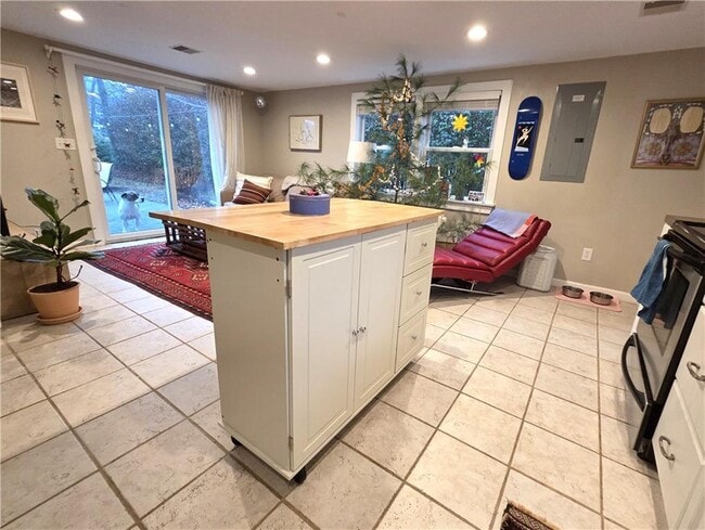 Building Photo - 78 Nautilus St