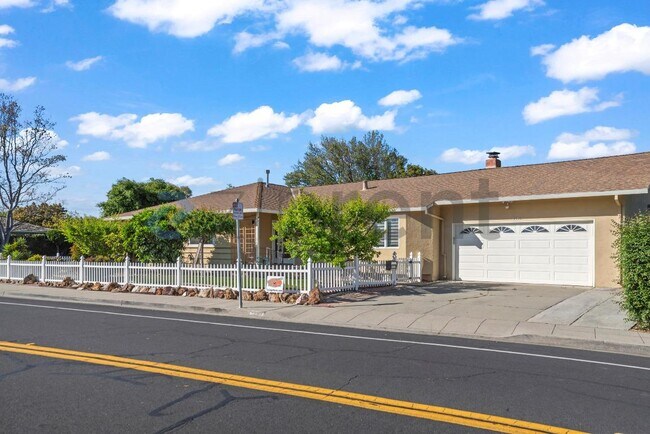 Building Photo - 3207 Forbes Ave