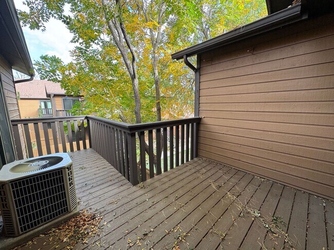 Building Photo - 6227 Willow Ln