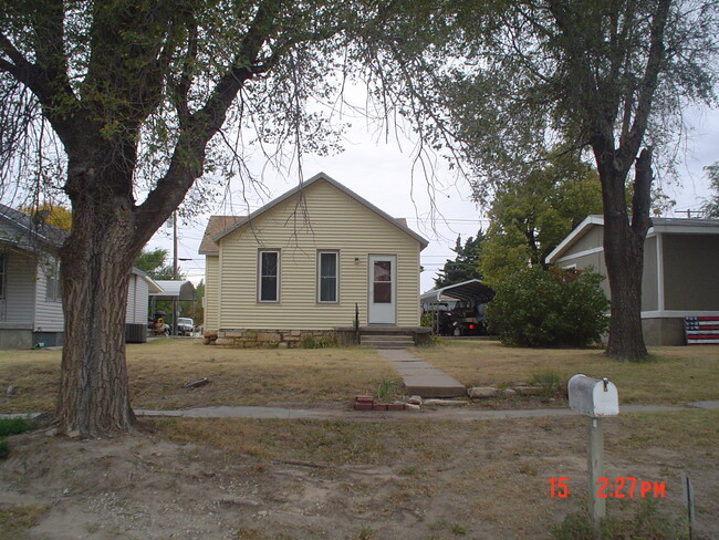 Building Photo - 709 Main St