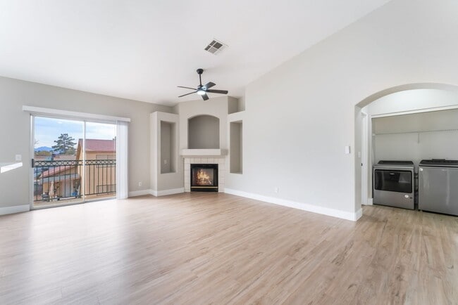 Building Photo - Charming 2-Bedroom Condo with Modern Comforts!