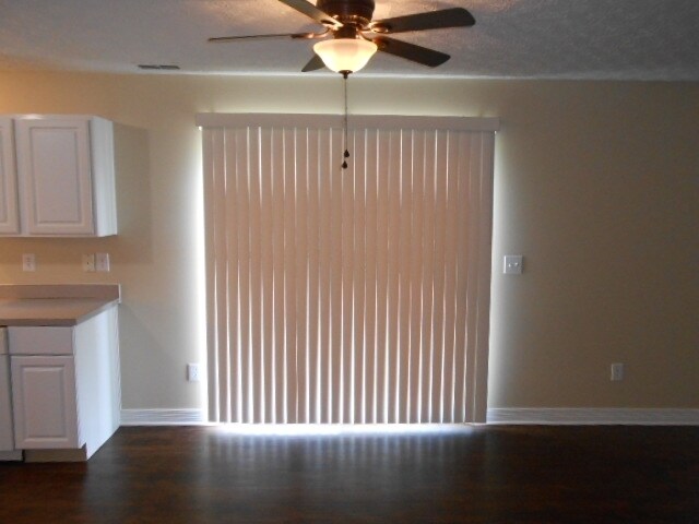 Building Photo - 82 Richard Ave