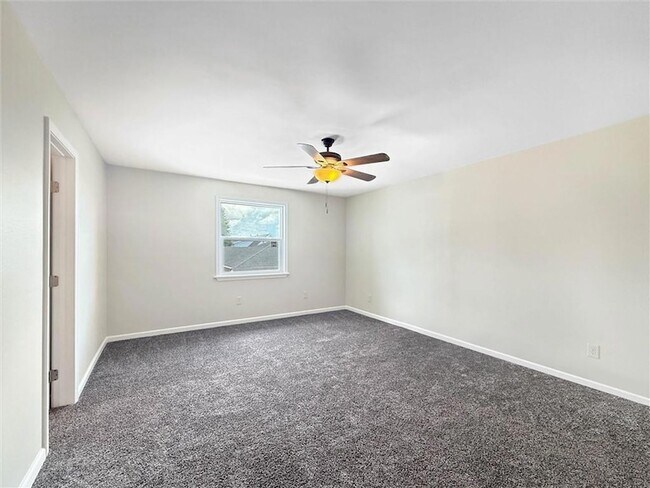 Building Photo - 2733 W Friendship Dr