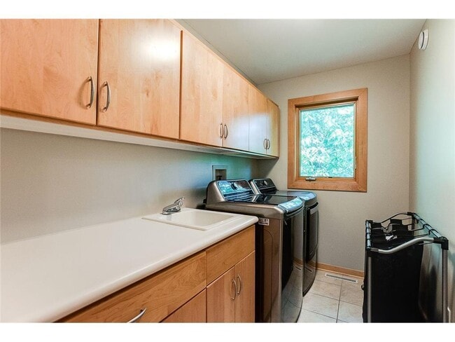Building Photo - 21892 Byron Cir