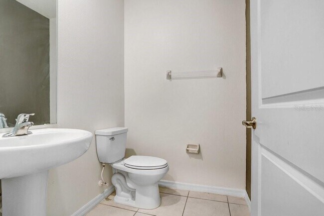 Building Photo - 6384 Ten Acre Ct