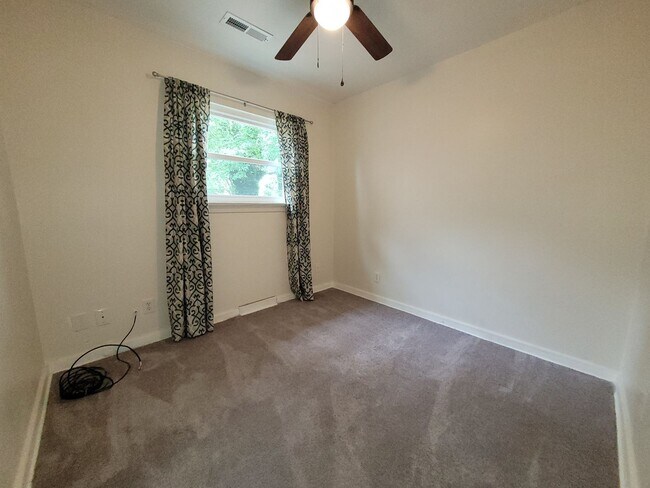 Building Photo - 1012 Oaklawn Ave