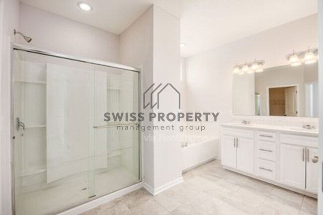 Building Photo - 12281 Rooster Tail Dr