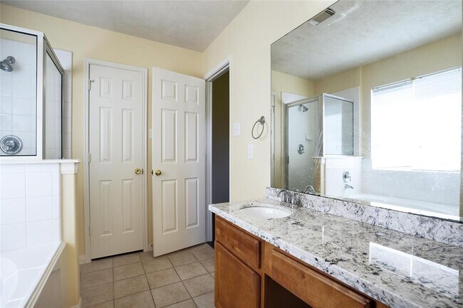 Building Photo - 8410 Taraglen Ct