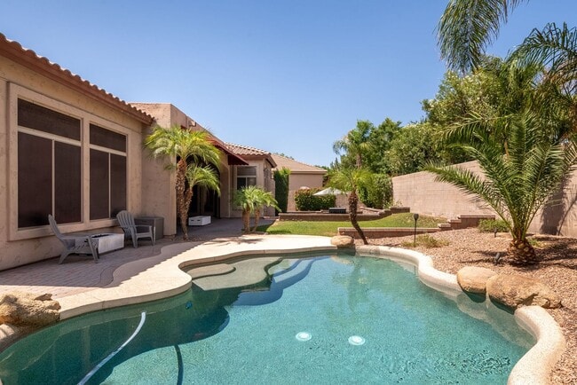Building Photo - Stunning UPGRADED Furnished Home in Chandler!!!