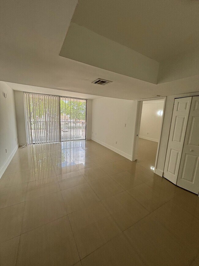 Building Photo - 8002 SW 149th Ave