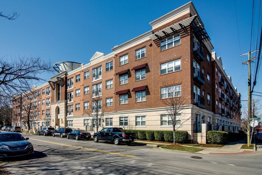 Building - 3000 Vanderbilt Pl
