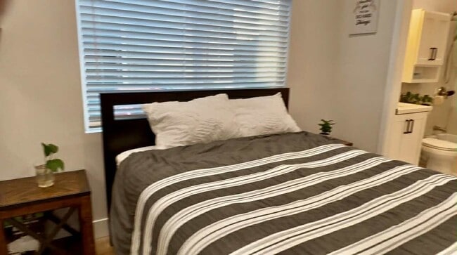 Building Photo - Beautiful Fully Furnished Home in Garden G...
