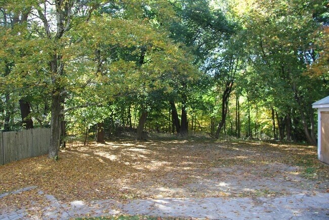 Building Photo - 14 Reed St