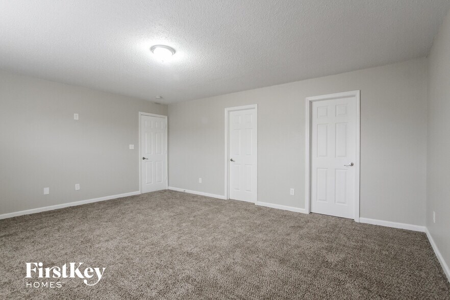 Building Photo - 5323 Alameda Rd