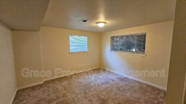 Building Photo - 10928 Patterson Ct