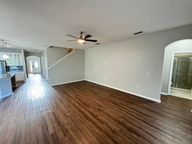 Building Photo - $300 off of a month of rent!! Experience the Epitome of Lakeside Luxury Living — For Rent in Narc...