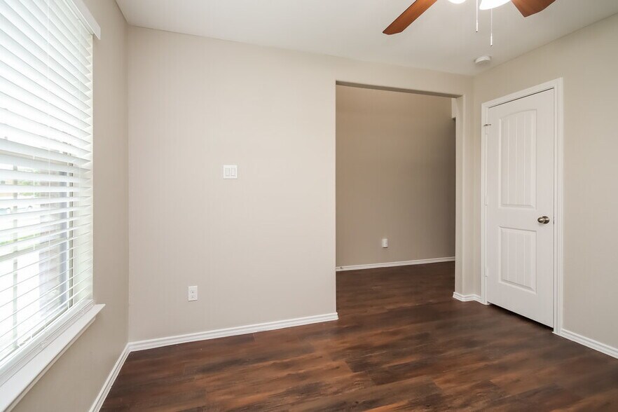 Building Photo - 2122 Harvey Brown School Dr