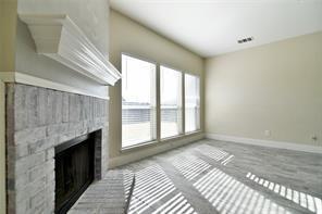 Building Photo - 321 S Chestnut St