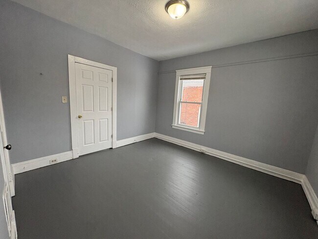 Building Photo - 15624 Halliday Ave