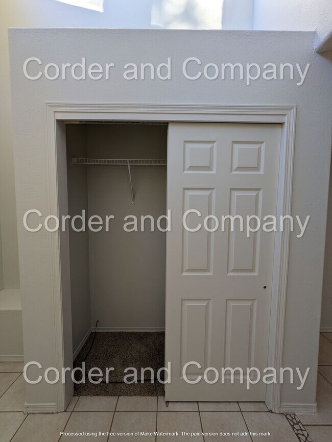 Building Photo - Beautiful & Cozy 3 Bedroom 2.5 Bathroom 1,760 Sq.Ft 2 Story Townhome