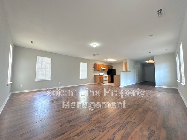 Building Photo - 424 Winding Canyon Dr