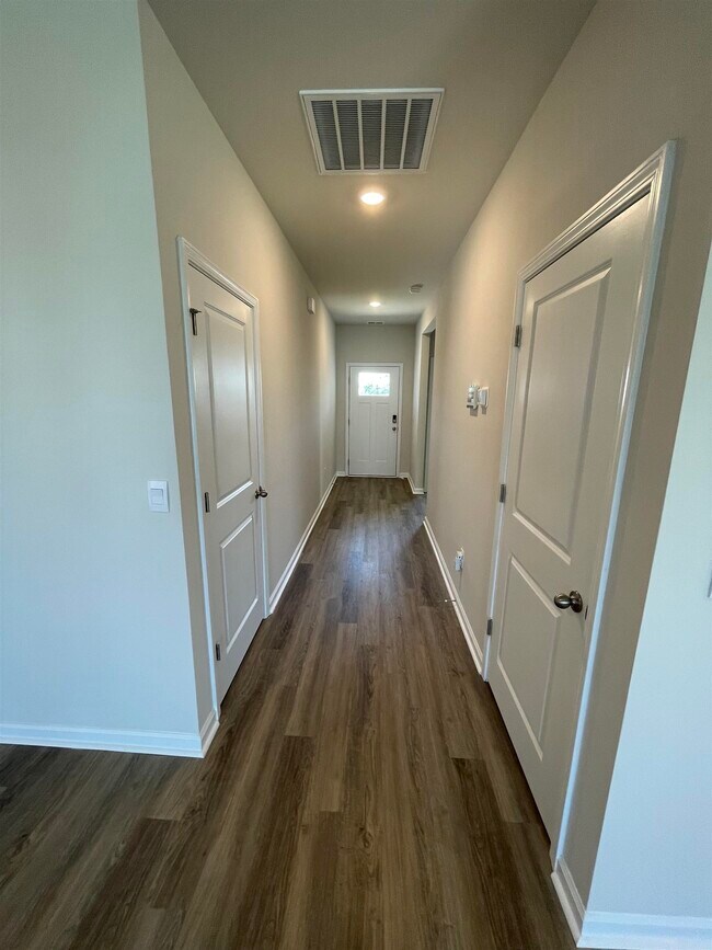 Building Photo - 5175 Yellowstone Dr