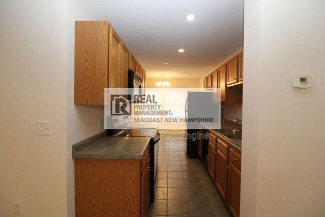 Building Photo - 2 Waverly Dr