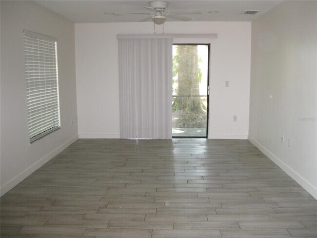 Building Photo - 1976 Debbie St