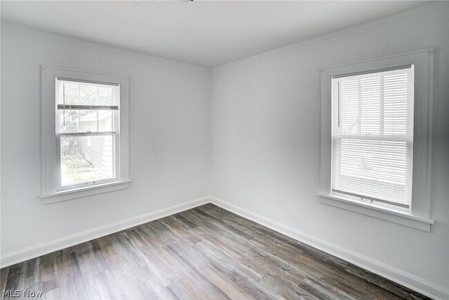 Building Photo - 4312 Kenmore Ave