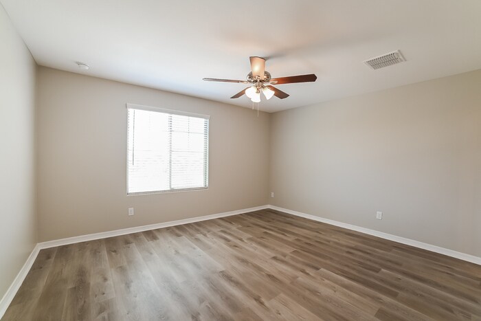 Building Photo - 8126 W Agora Ln