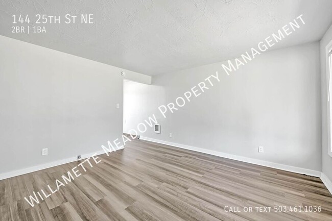 Building Photo - Beautifully Updated 2-Bedroom Apartment in...