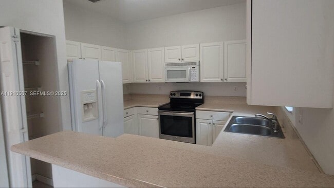 Building Photo - 12874 SW 132nd Terrace