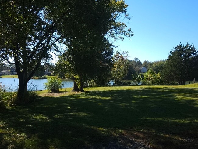 Building Photo - Ruckersville, -1 bedroom/1 bath, Terrace a...