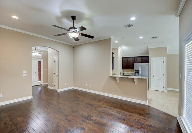 Building Photo - 421 Jordan Dr