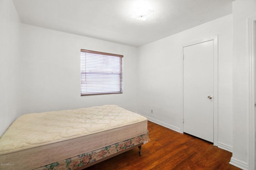 Building Photo - 4056 Jammes Rd