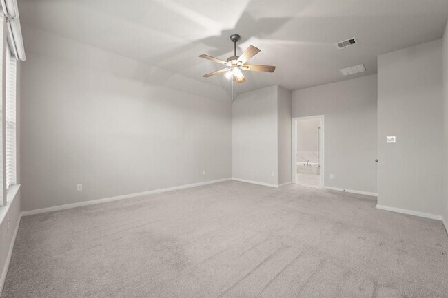 Building Photo - 30839 Boxwood Dr