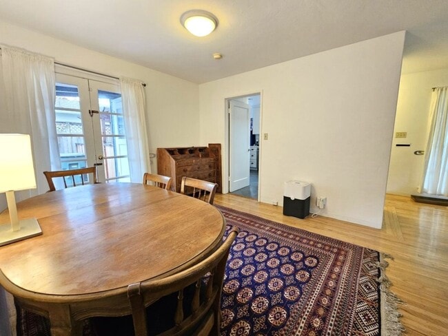Building Photo - Charming 3 Bedroom Home in Southgate Neigh...