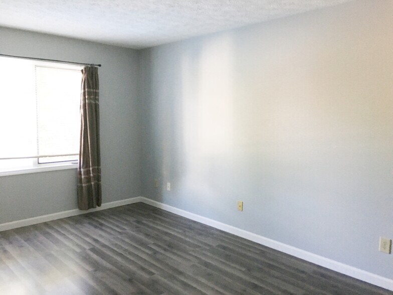 Bedroom A - 1350 S College Mall Rd