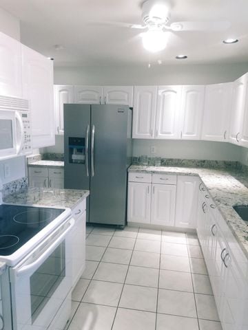 Building Photo - 181 NE Wavecrest Way