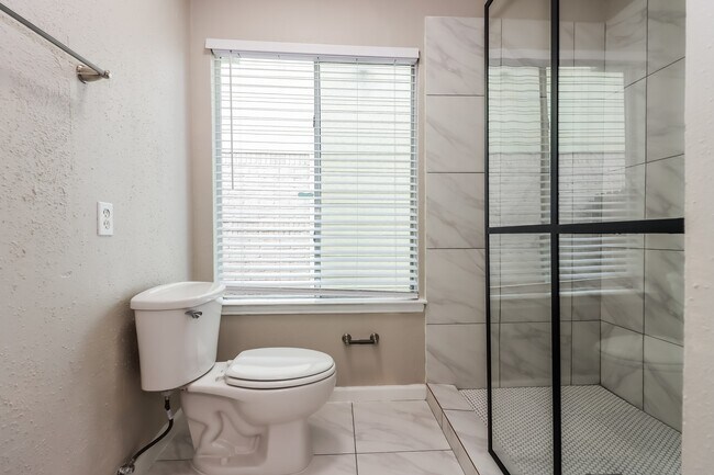 Building Photo - 2714 Ashford Trail Dr